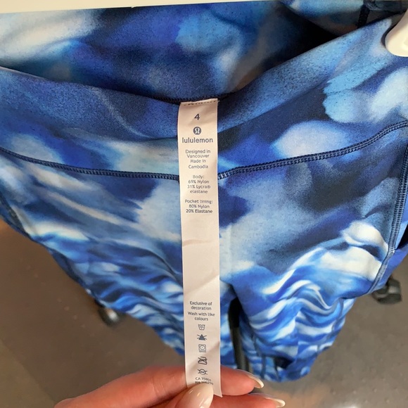 NWOT Lululemon Leggings - Picture 2 of 4